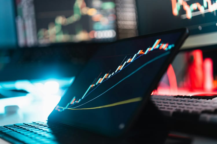 From Micro to Macro: Confident Strategies for Day Traders